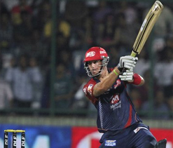 IPL 2012: Kevin Pietersen's daredevilry puts Delhi on top